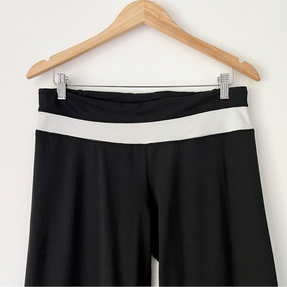 Lululemon Grove Flare Yoga Pant Size 10 - Picture 2 of 12